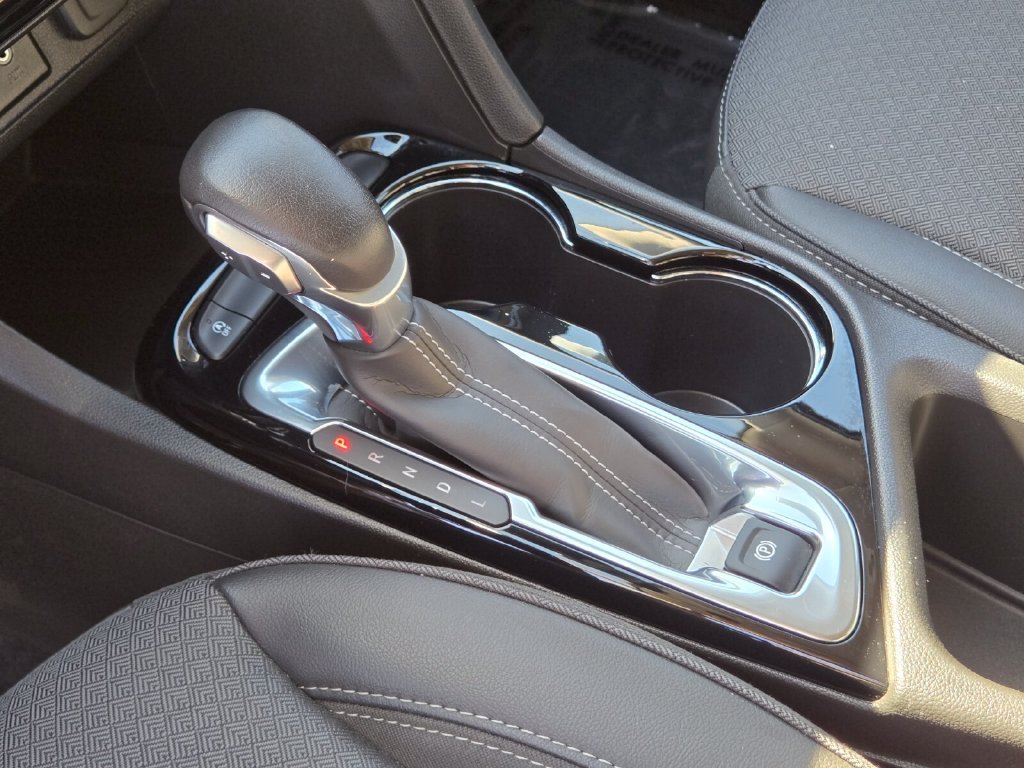 Used 2023 SUMMIT WHITE Buick Preferred image 23