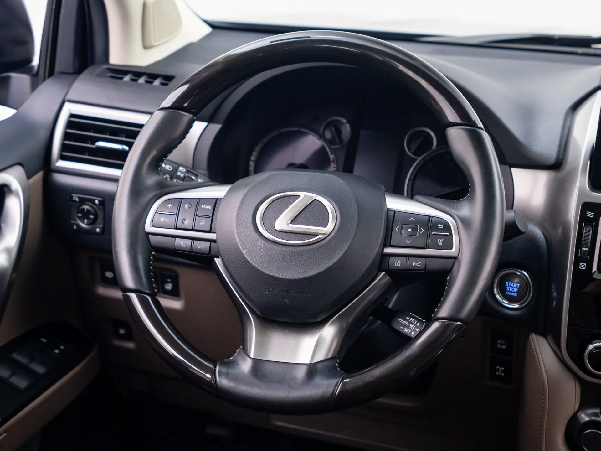 Used 2022 Blue Lexus 460 image 11