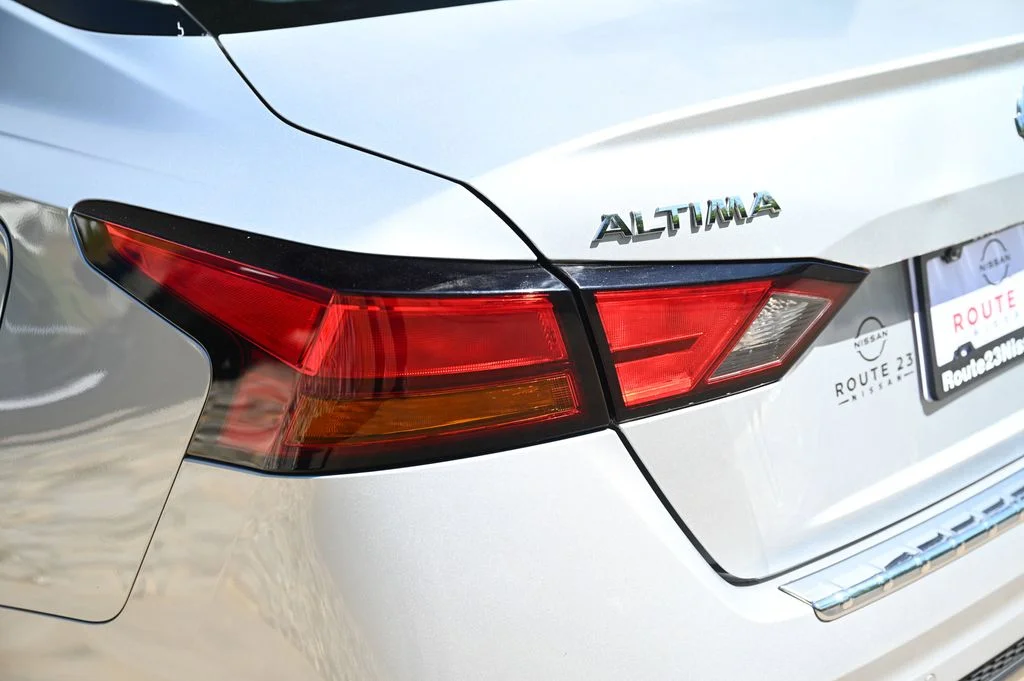 2022 Nissan Altima SR - Photo 7