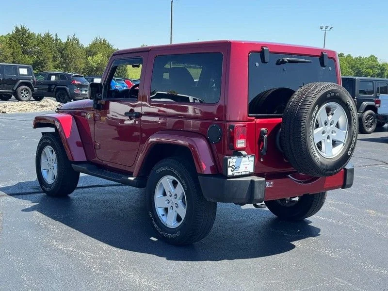 Used 2012 Red Jeep Sahara image 6