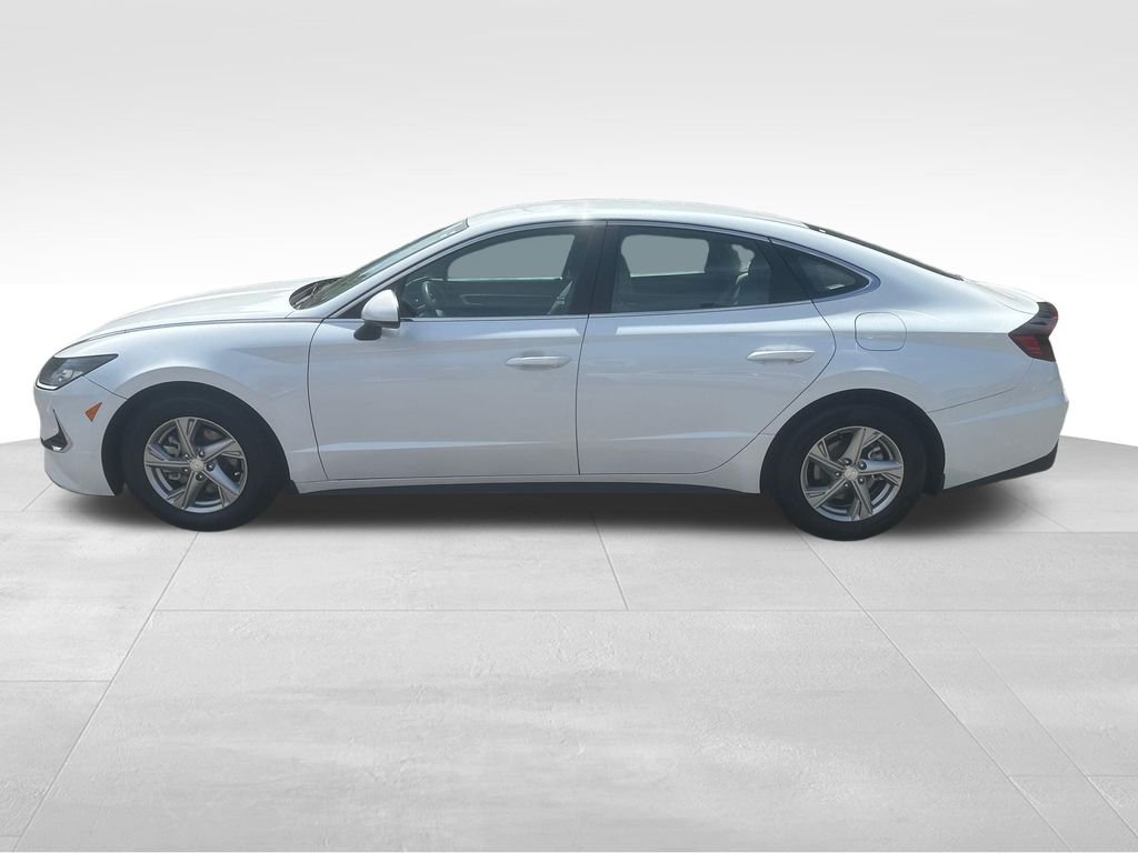 Used 2021 Gray Hyundai SE image 7