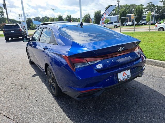 Used 2023 Blue Hyundai SEL image 10