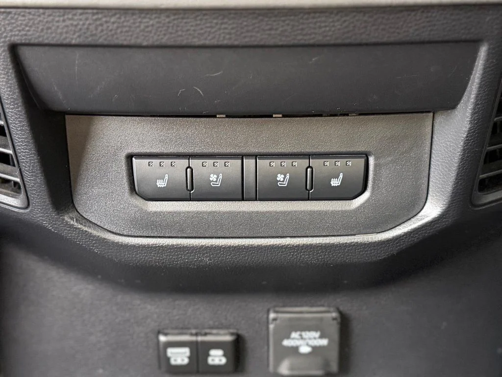 Used 2026  Toyota Limited image 7