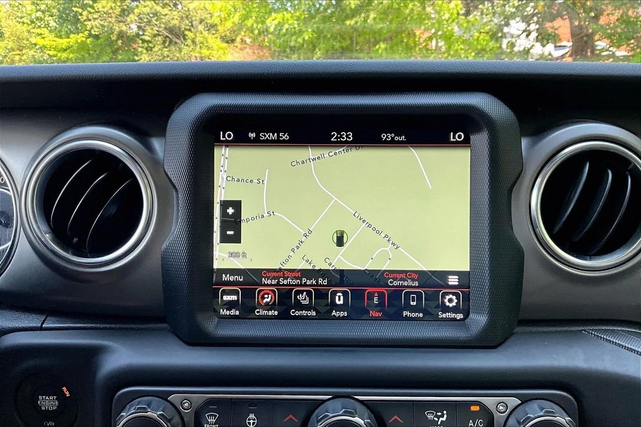 Used 2021 White Jeep Rubicon image 13