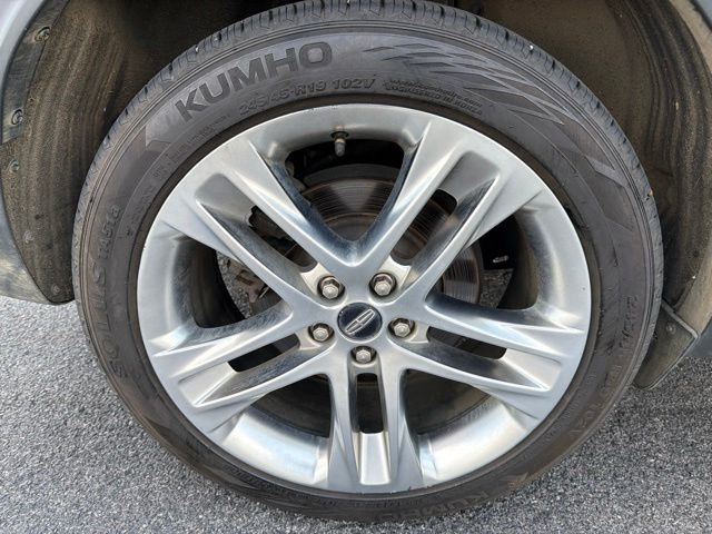 Used 2019 Black Lincoln Reserve image 16