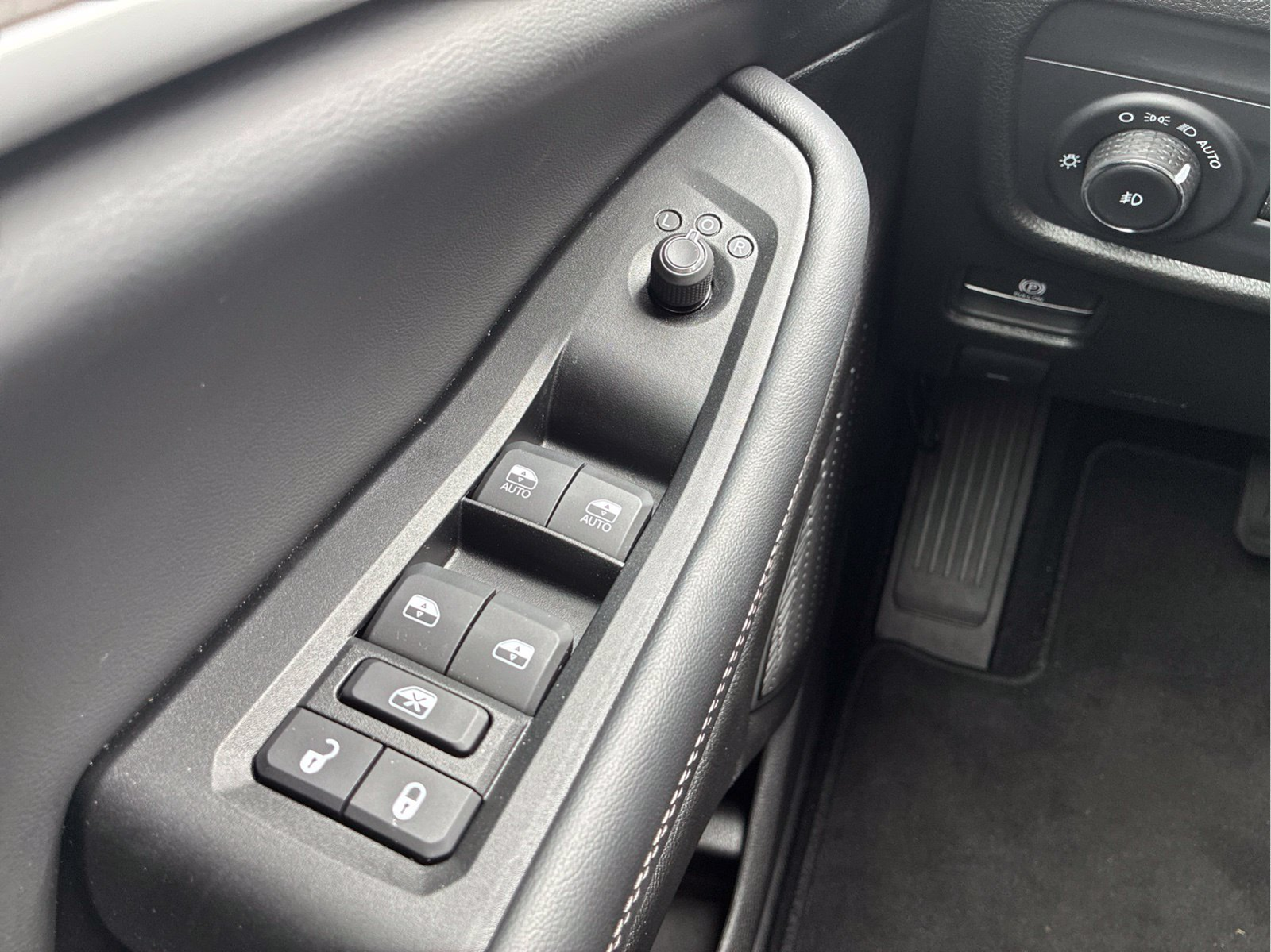 Used 2026 Gray Jeep Limited image 24