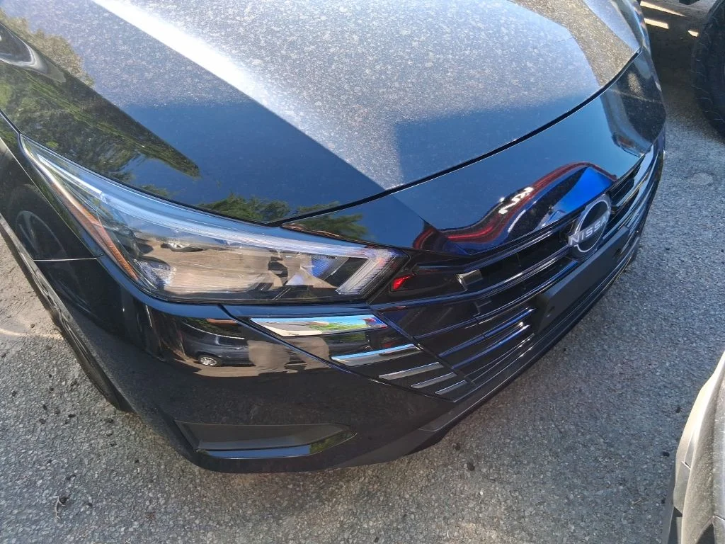 Used 2025 Black Nissan 1.6 SV image 2