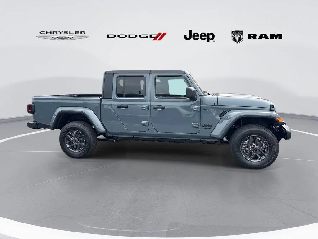 New 2026 Anvil Clearcoat Jeep Sport S image 2