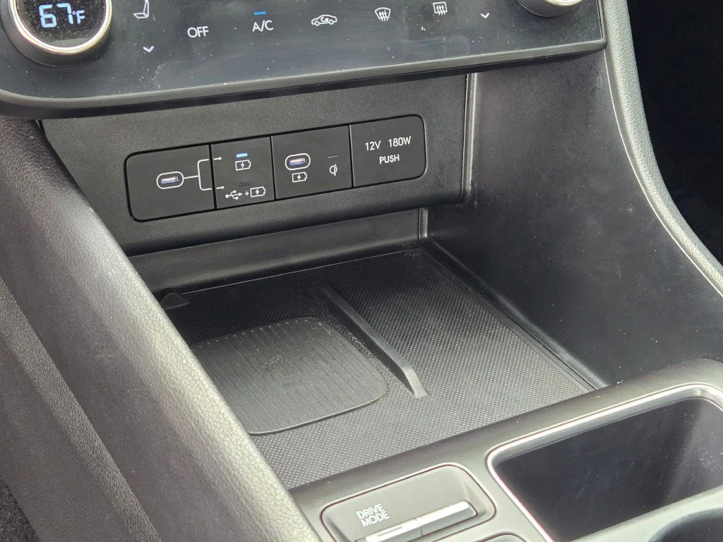 Used 2024 Black Hyundai SEL image 26