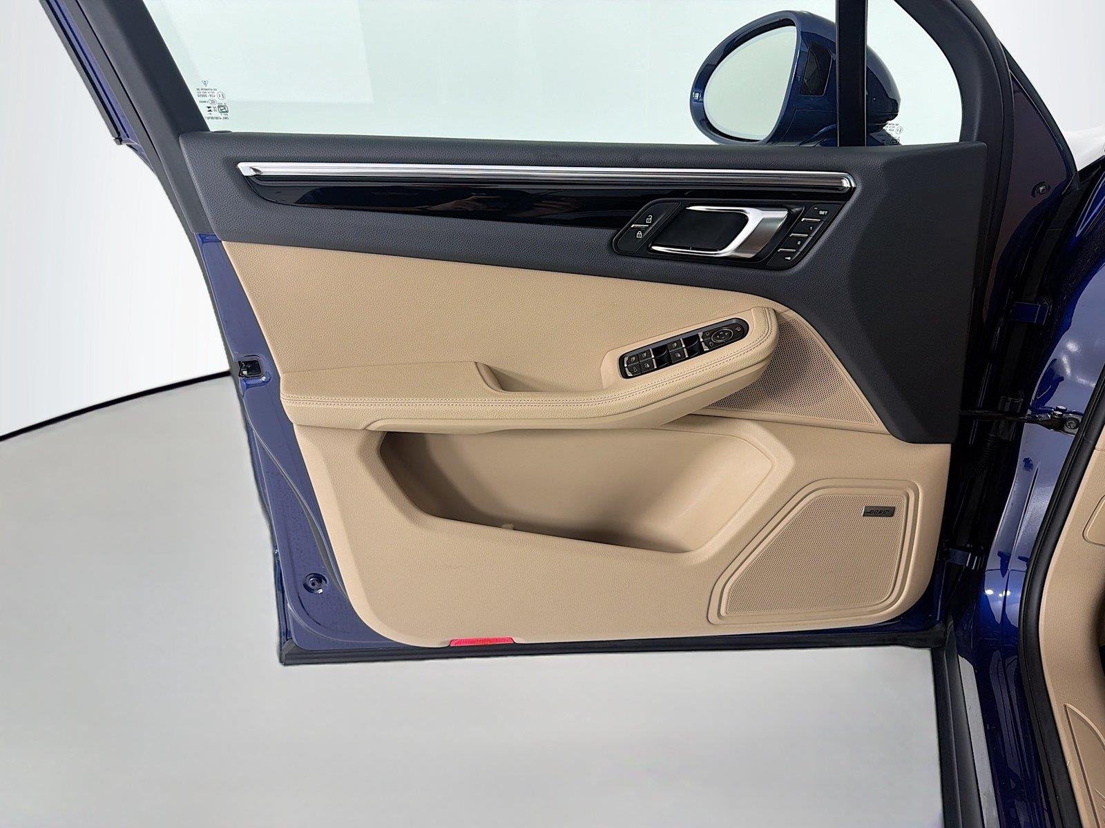 Used 2026  Porsche  image 6