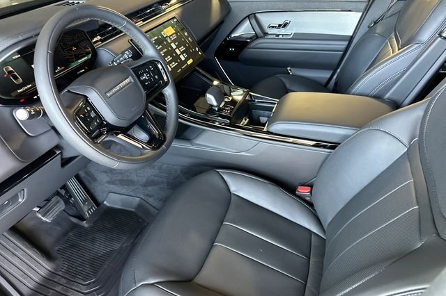 New 2026 Santorini Black Land Rover Dynamic SE image 9