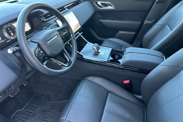 Used 2026 Gray Land Rover Dynamic SE image 9