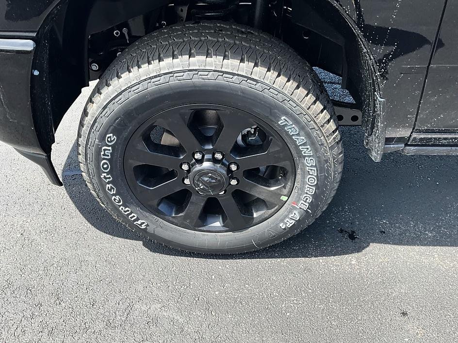 New 2026 Diamond Black Crystal Pearl-Coat Exterior Paint RAM Laramie image 10