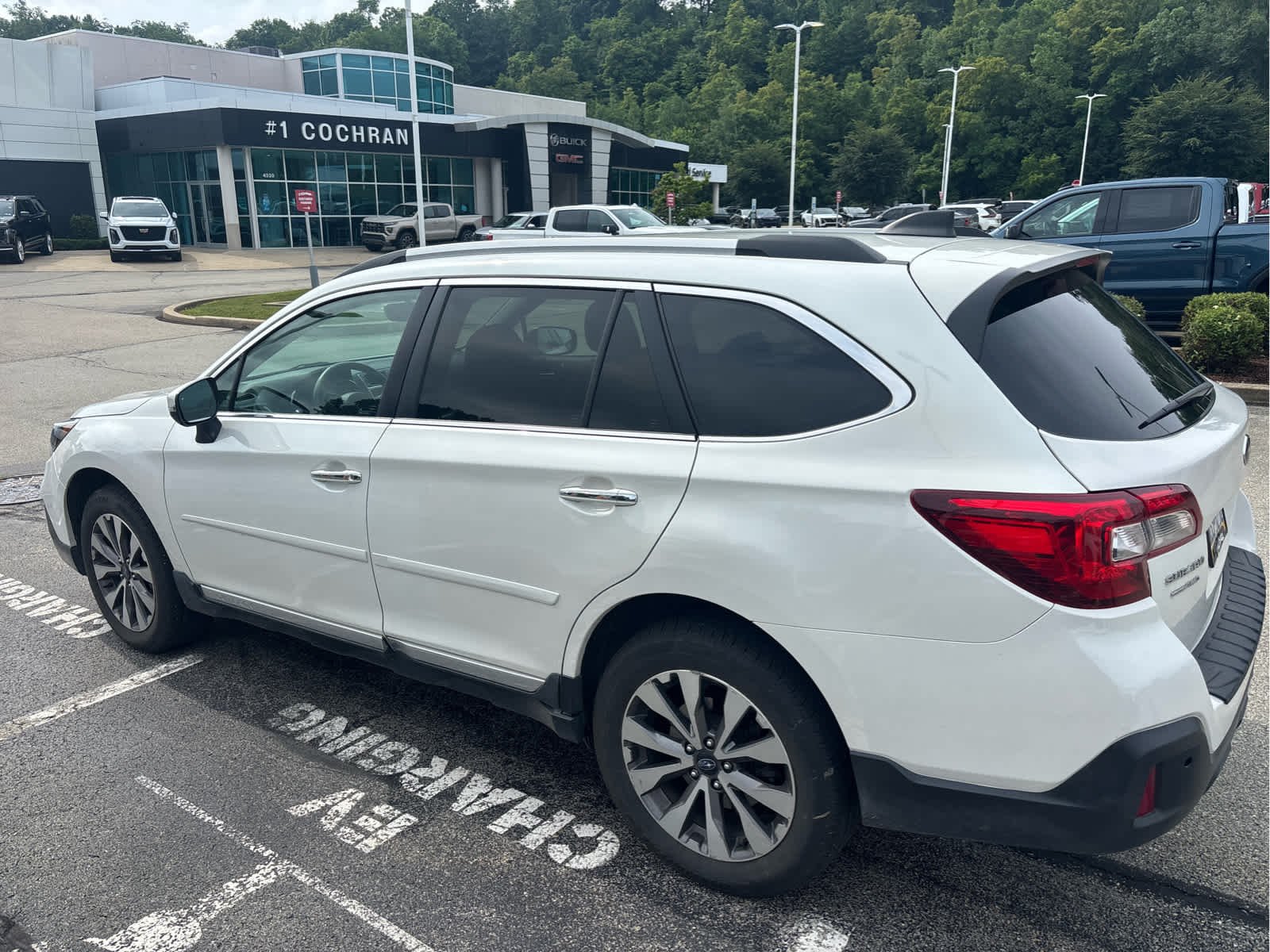 Used 2018 Crystal White Pearl Subaru Touring image 7