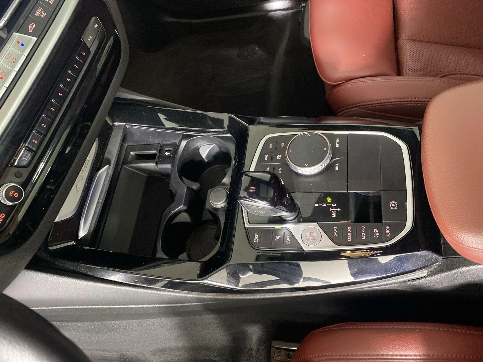 Used 2022 Mineral White Metallic BMW xDrive30i image 26