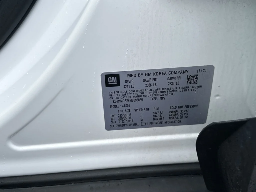 Used 2021 White Buick Select image 26