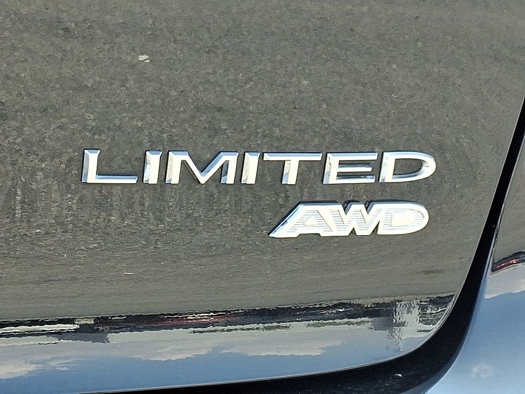 Used 2022 Black Chrysler Limited image 30