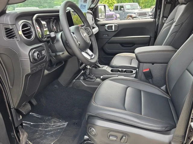 New 2026 Black Clear-Coat Exterior Paint Jeep Sahara image 14