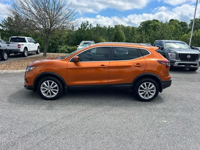 Used 2022 Orange Nissan SV image 6