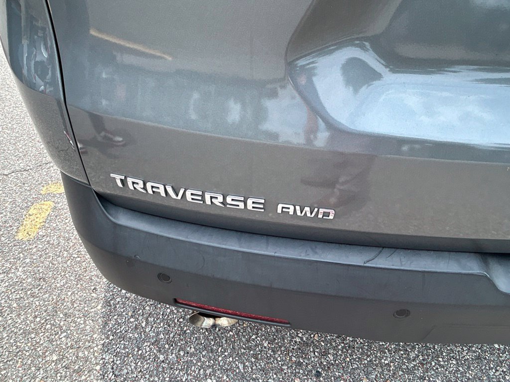 Used 2019 Gray Chevrolet 3LT image 3