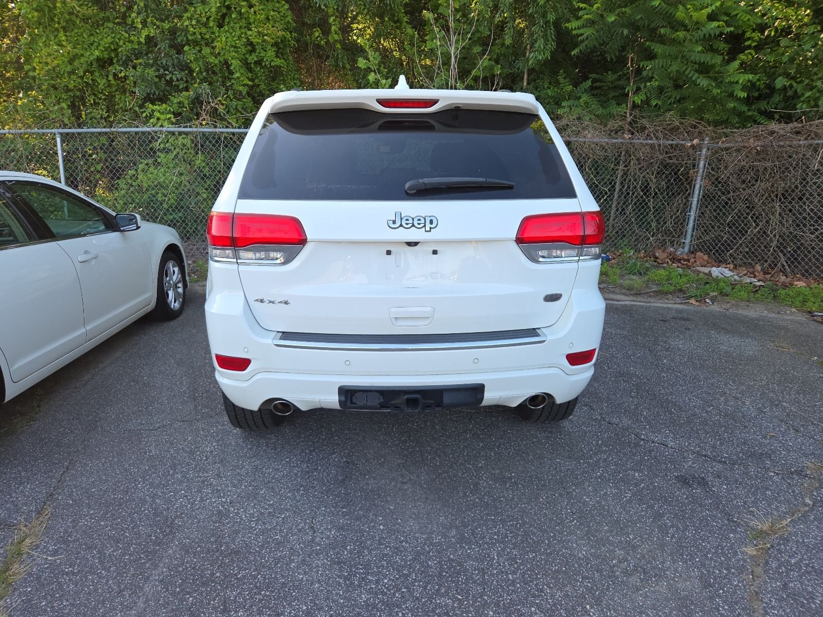 Used 2018 Bright White Clearcoat Jeep Overland image 4