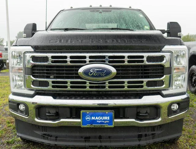 Used 2023 Black Ford XLT image 3