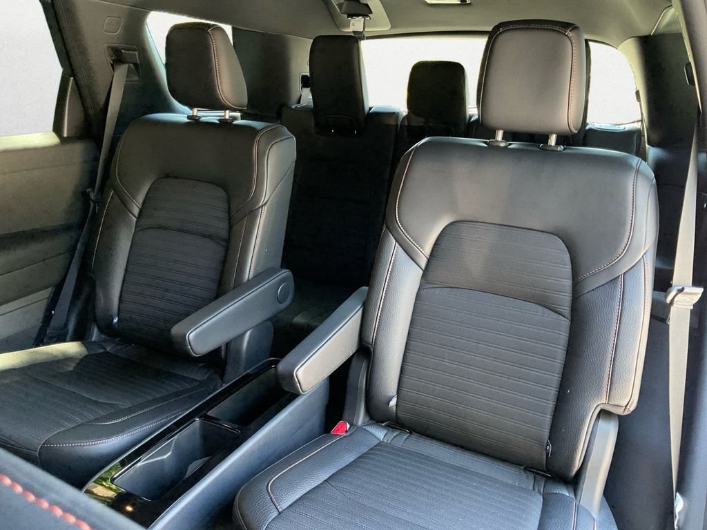 Used 2025 White Nissan Rock Creek image 9
