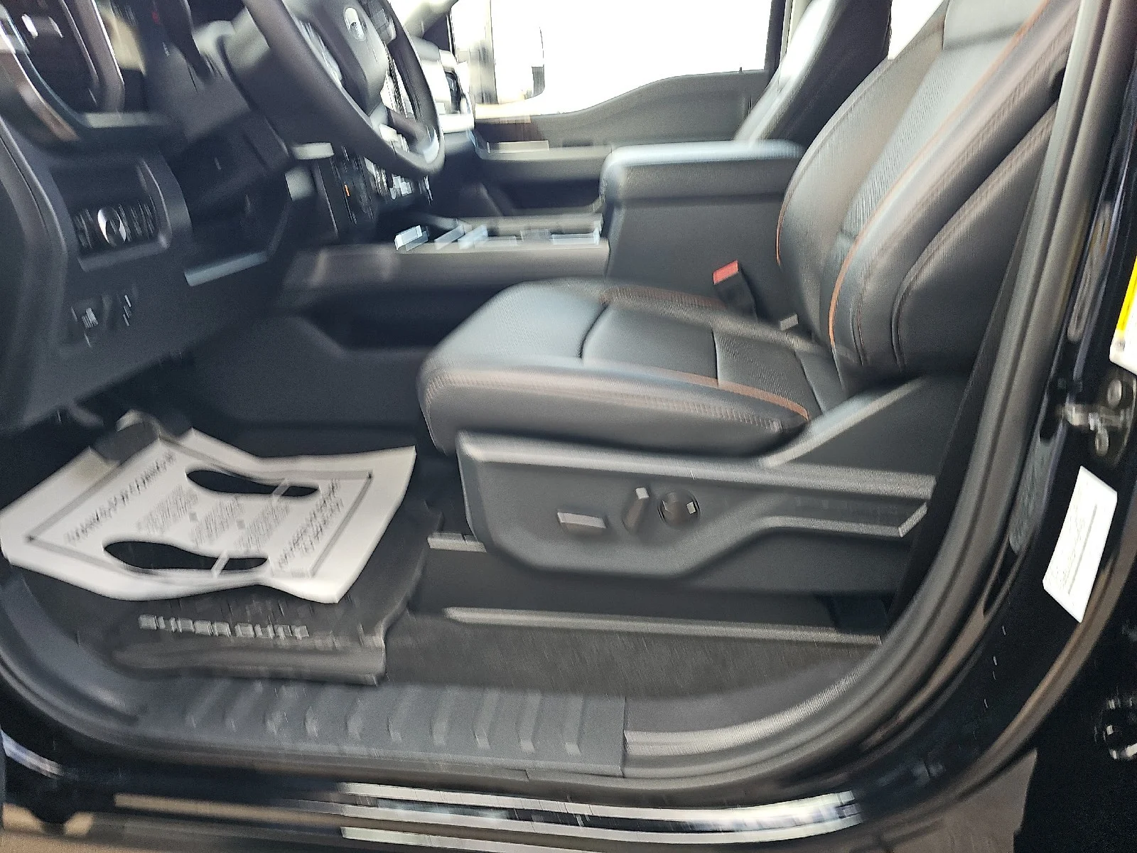 New 2026 Agate Black Metallic Ford F-250® Lariat® image 28