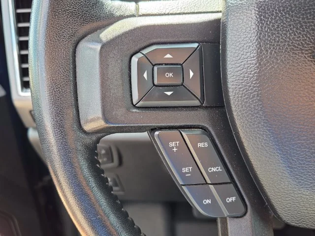 Used 2018 Blue Ford XLT image 25