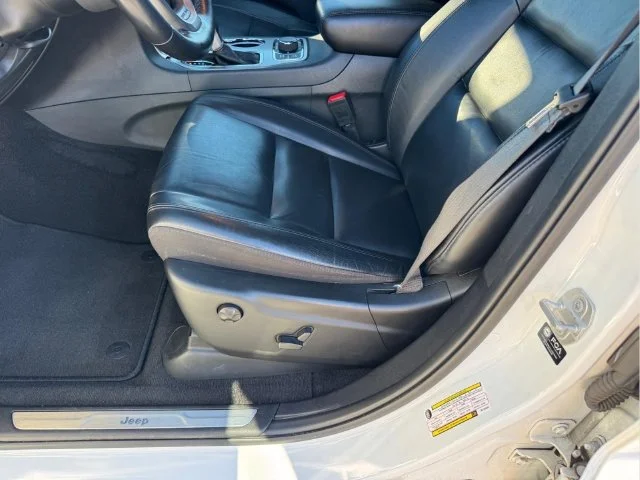 Used 2022 White Jeep Limited image 8