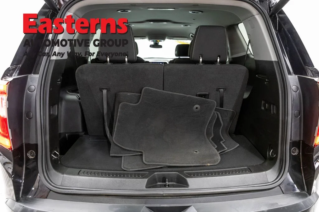 Used 2023 Black GMC SLE image 9