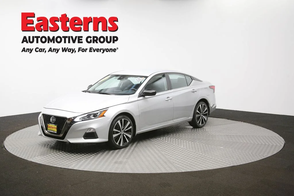 Used 2022 Silver Nissan 2.5 SR image 52