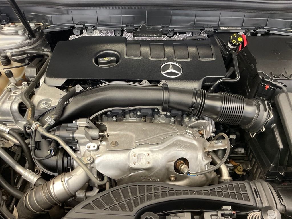 Used 2021 Gray Mercedes-Benz GLB 250 4MATIC® image 29