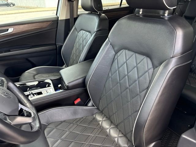 Used 2024 Silver Mist Metallic Volkswagen 2.0T SEL Premium R-Line image 28