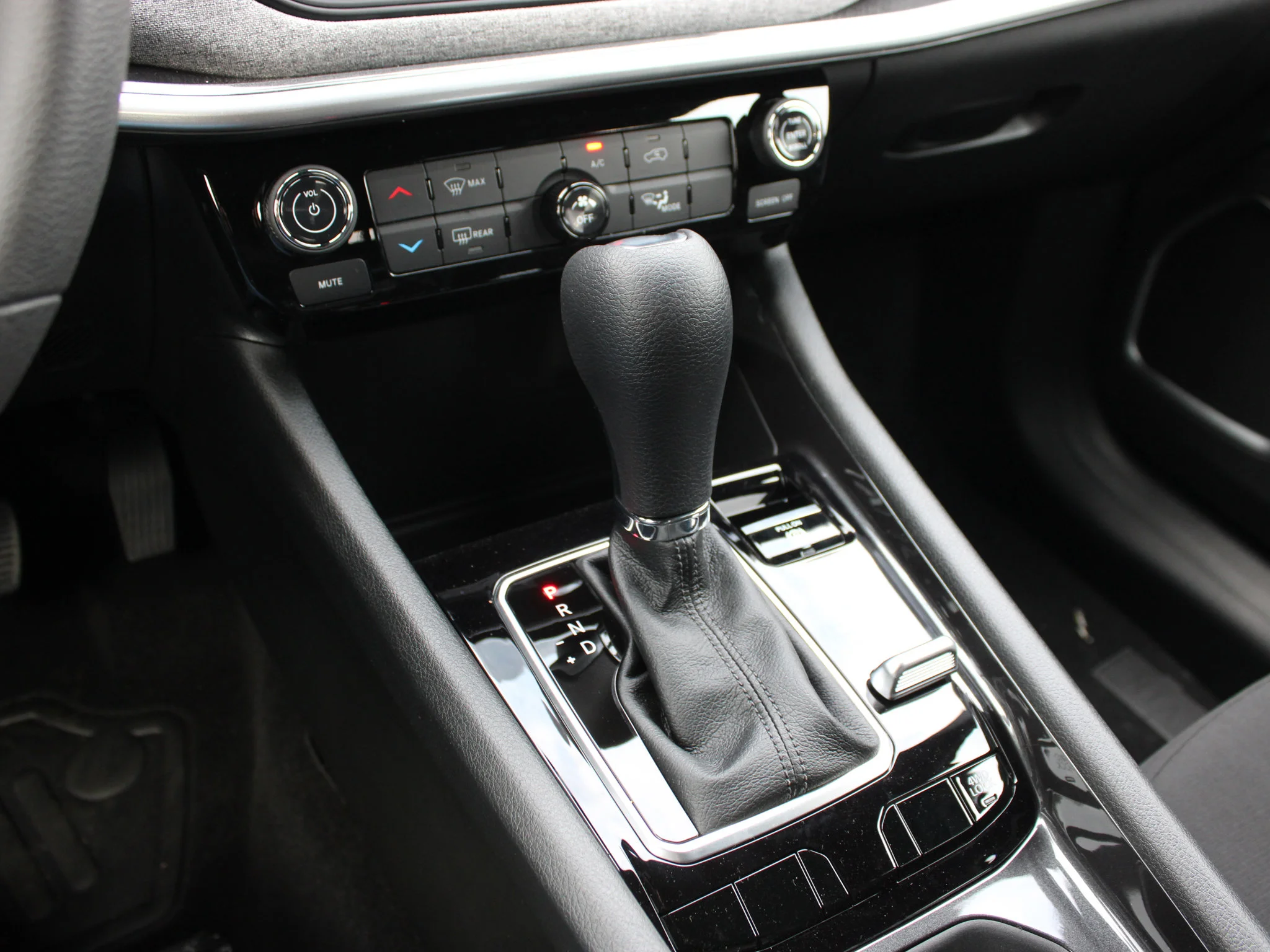 Used 2025 White Jeep Sport* 4x4 image 20