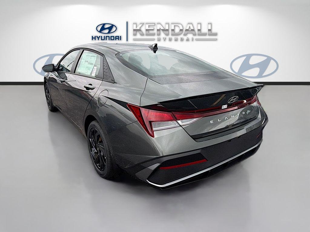 New 2026 Amazon Gray Hyundai SEL Sport image 4
