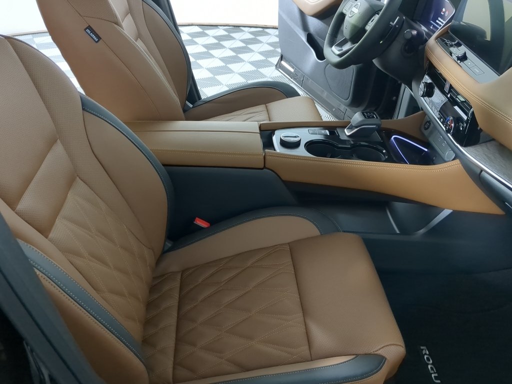 New 2026 Super Black Nissan Platinum image 23