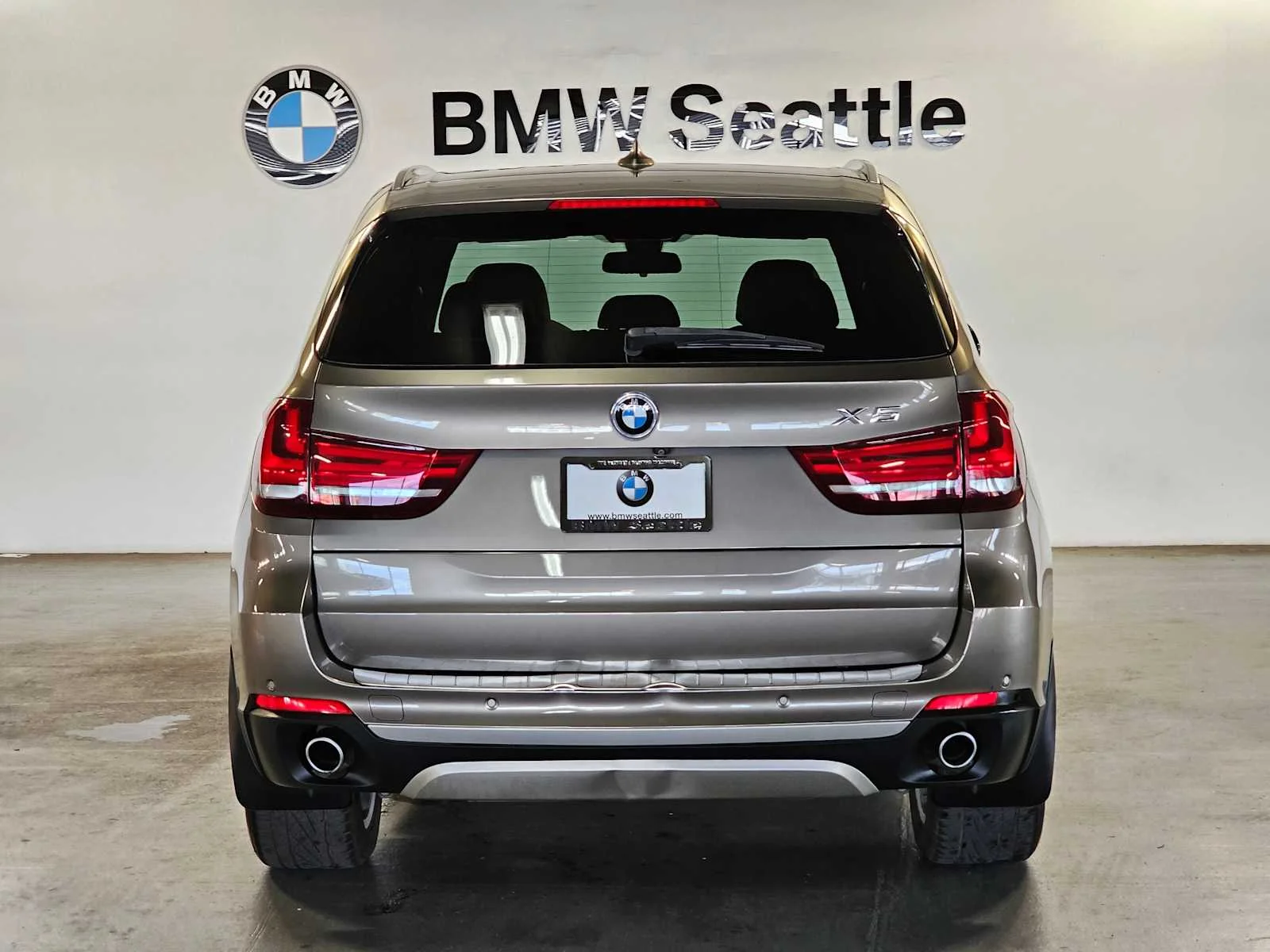 Used 2017  BMW xDrive35d image 5