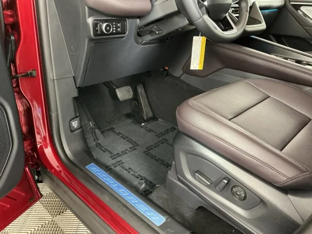 New 2027 Ruby Red Metallic Tinted Clearcoat Ford Platinum image 18
