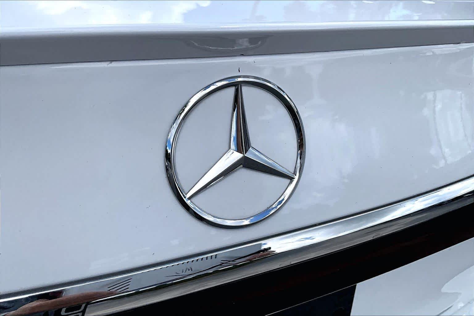 Used 2026 MANUFAKTUR Moonlight White Metallic Mercedes-Benz E 350 image 30