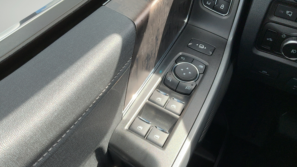 Used 2024 Silver Ford Lariat image 14