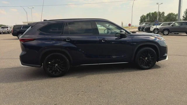 2025 Toyota Highlander XSE - Photo 9