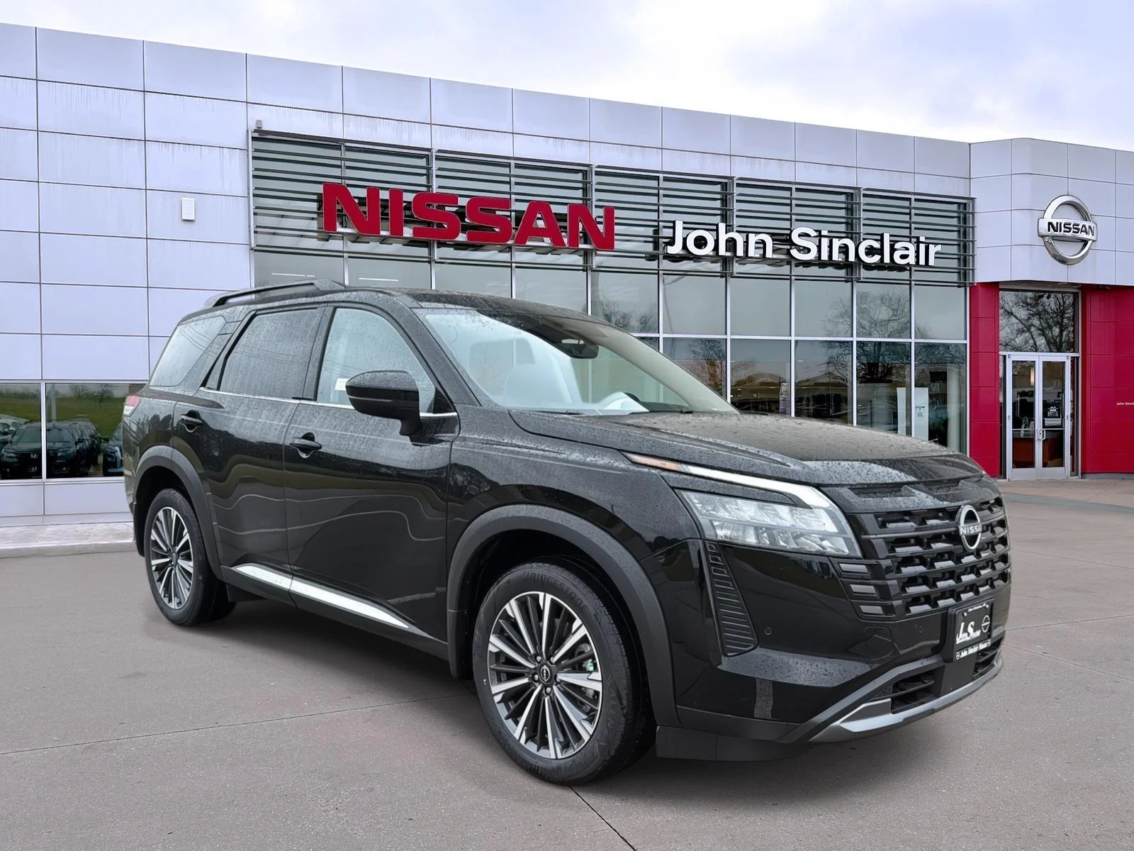 2026 Nissan Pathfinder Platinum 4WD's photo