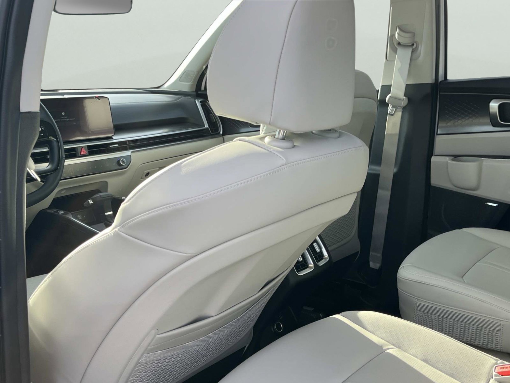 New 2026 Glacial White Pearl Kia EX image 21