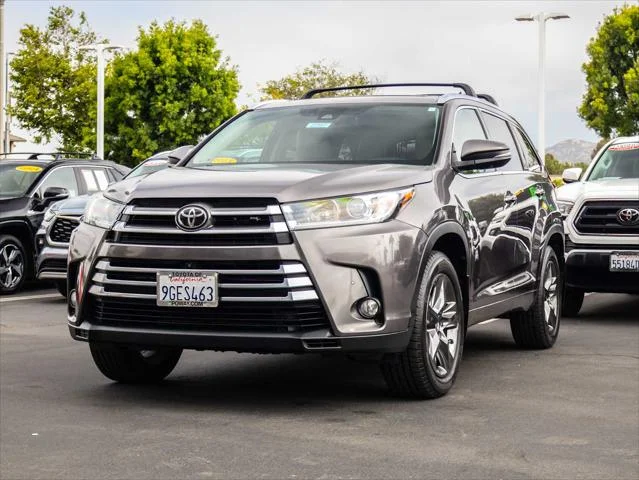 Certified Used 2017 PREDAWN GRAY MICA Toyota  image 3
