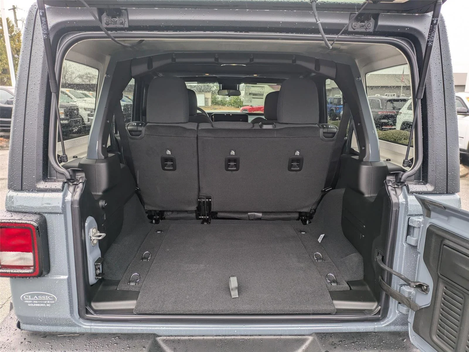 New 2025 Anvil Clear-Coat Exterior Paint Jeep Sport S image 30