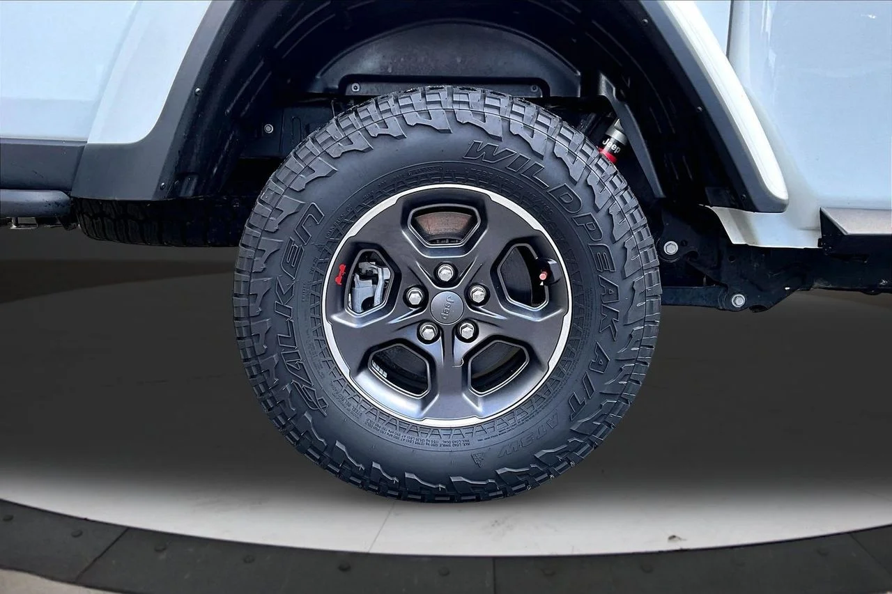Used 2021 White Jeep Rubicon image 35