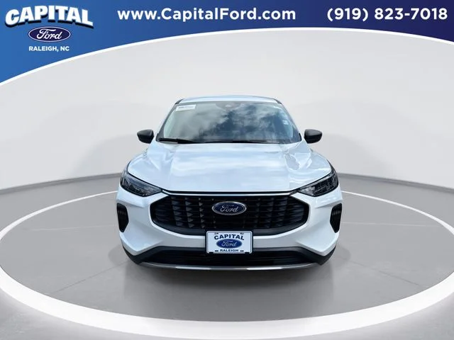 Used 2025 White Ford Active image 3