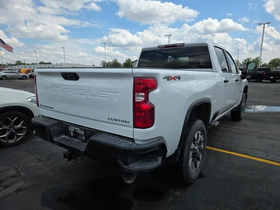 Used 2024 Summit White Chevrolet Custom image 4