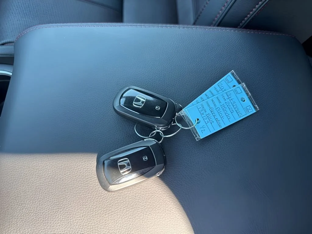 Used 2025  Honda Black Edition image 34
